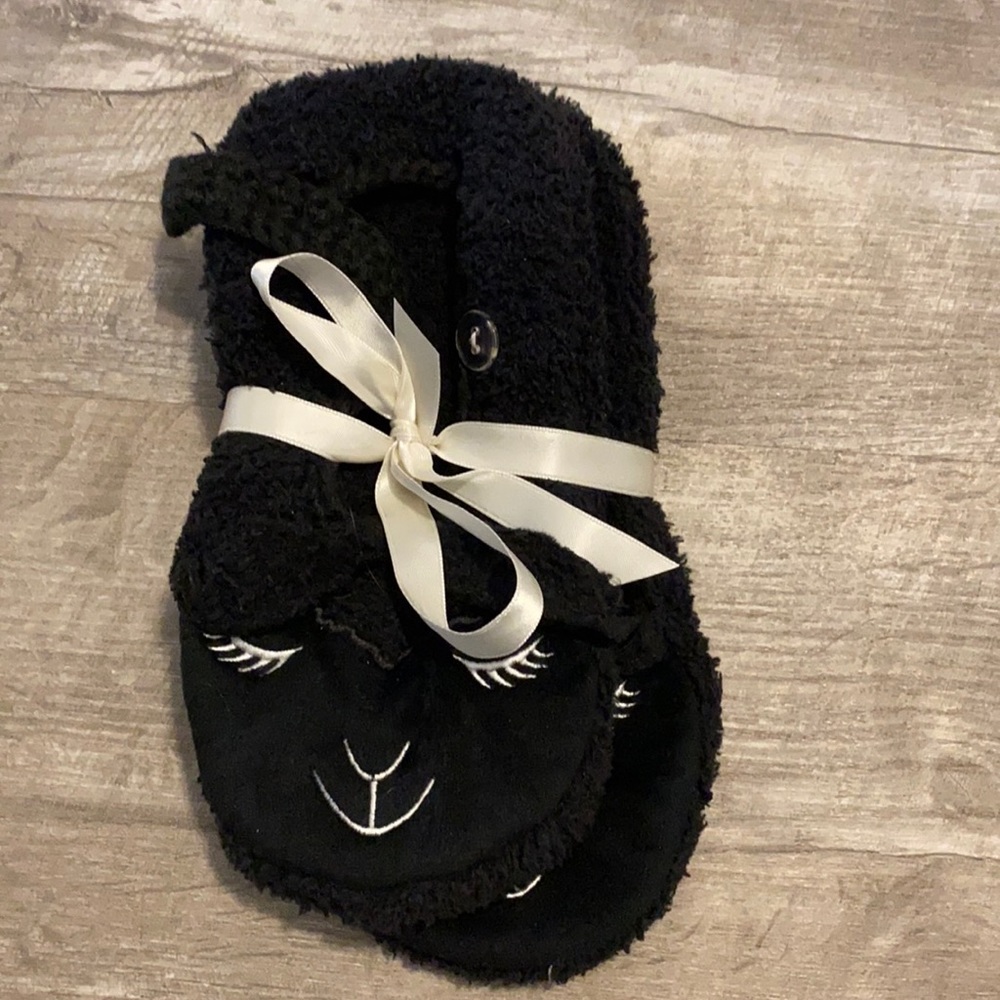 Black lamb slipper socks
